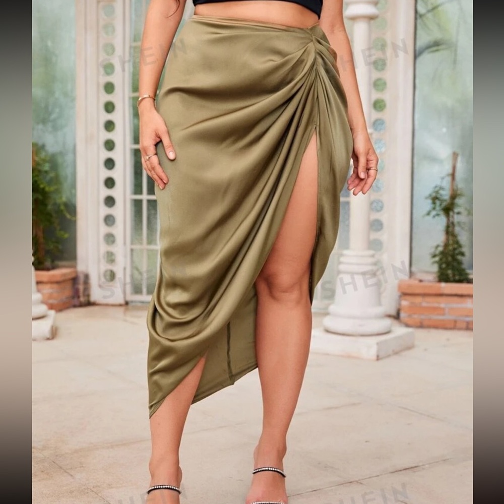 High slit ruched skirt